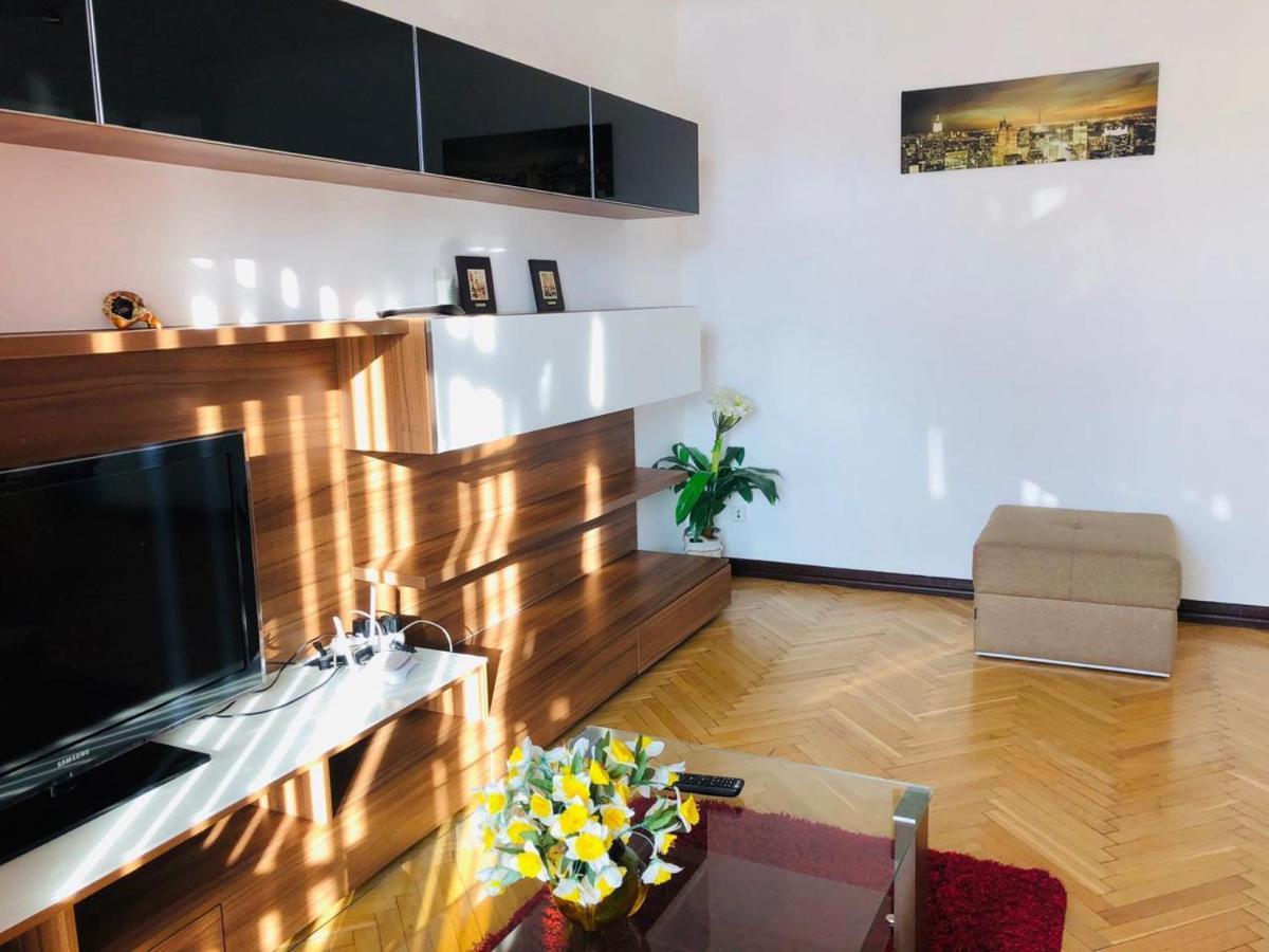 Amazing View Of Maydan! Apartamento Kiev Exterior foto