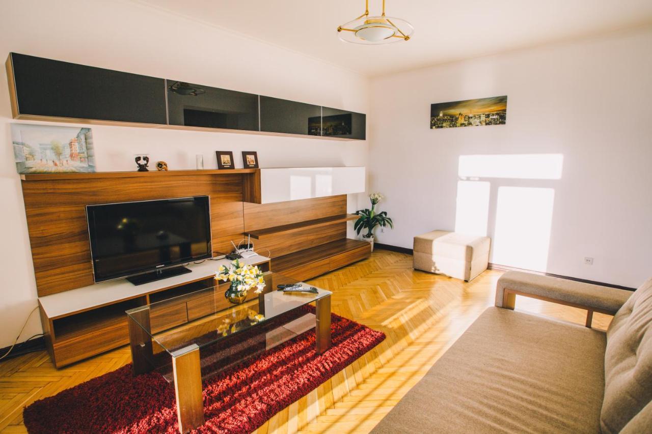 Amazing View Of Maydan! Apartamento Kiev Exterior foto