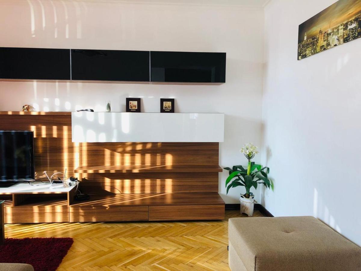 Amazing View Of Maydan! Apartamento Kiev Exterior foto