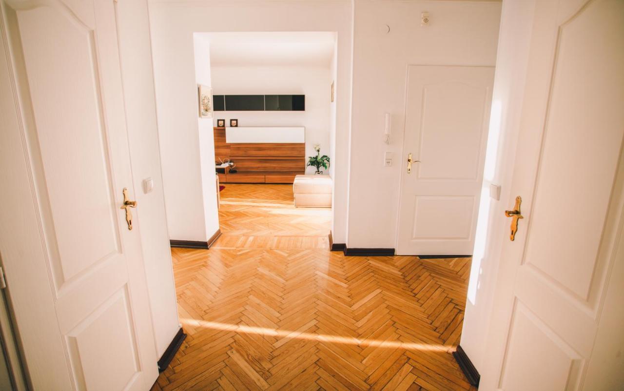 Amazing View Of Maydan! Apartamento Kiev Exterior foto